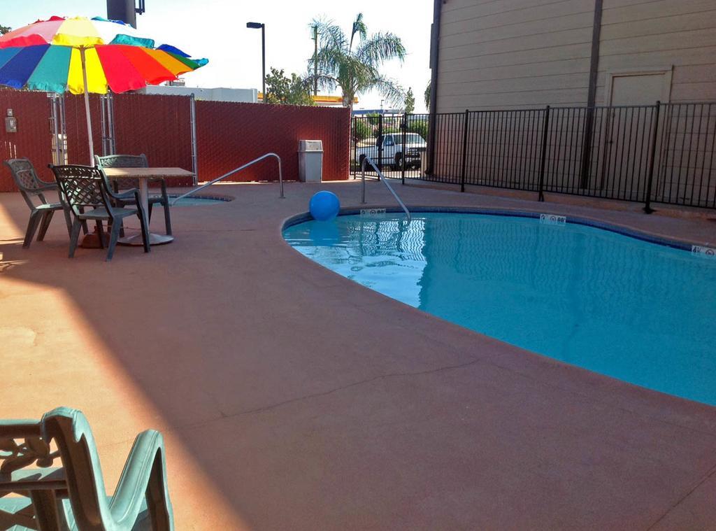 Studio 6 Suites Delano, Ca Exterior foto